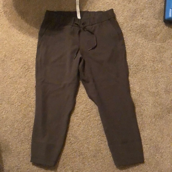 Lululemon On the Move Pants - 7/8 crop - Picture 1 of 3